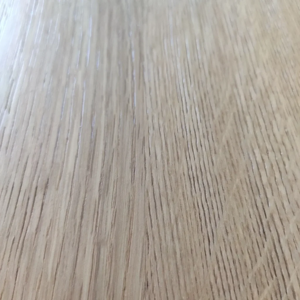 Dubová platňa masívneho nočného stolíka VPRB001