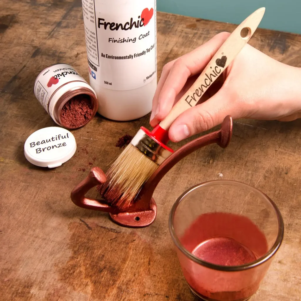 Natieranie bronzového metalického prášku Frensheen - Dubu.sk - metalické prášky Frenchic Slovensko