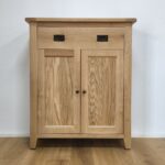 skrinka z masívneho dreva