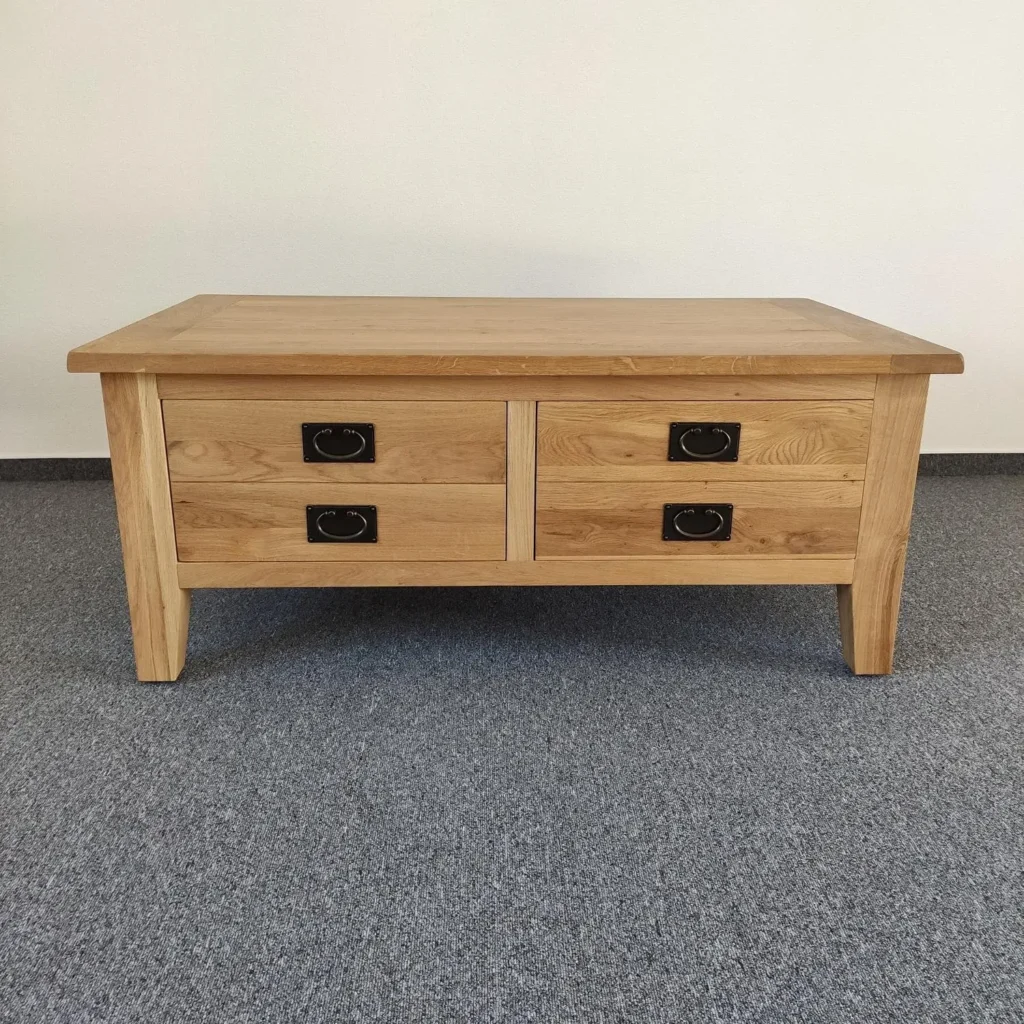 Masívny konferenčný stolík z dubu