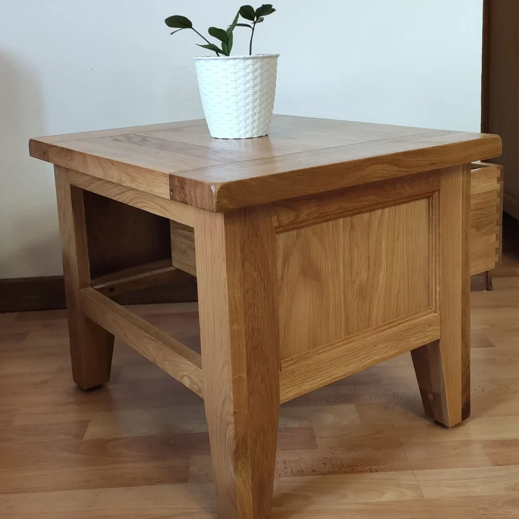 Ukážka obojstrannej zásuvky na konferenčnom stolíku - Dubu.sk - nábytok z masívu