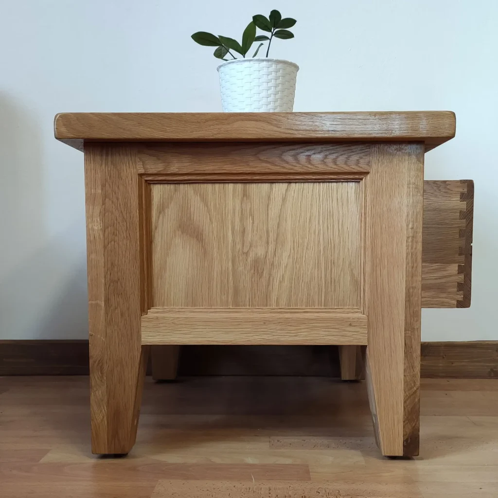 Štvorcový konferenčný stolík z dubu - Dubu.sk - nábytok z masívu