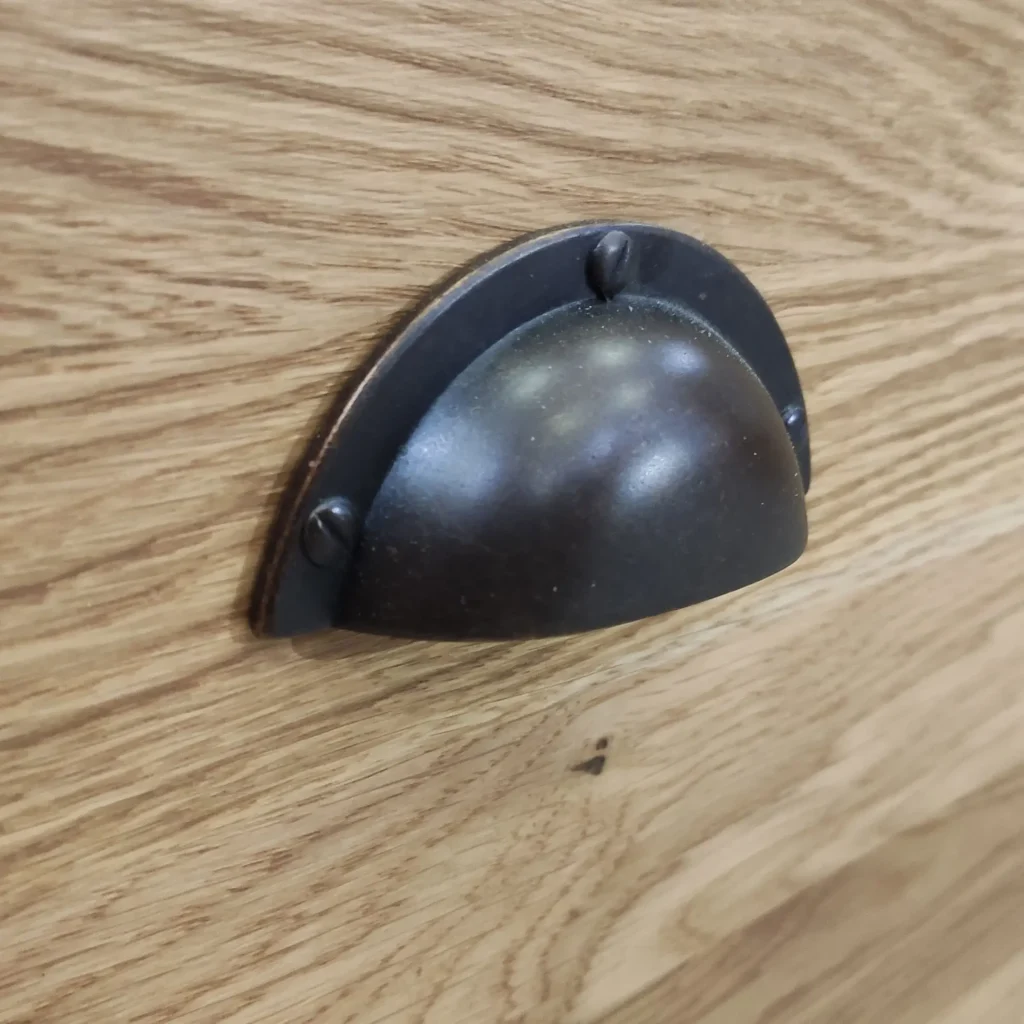 Madlo na zásuvke - Dubu.sk - nábytok z masívu