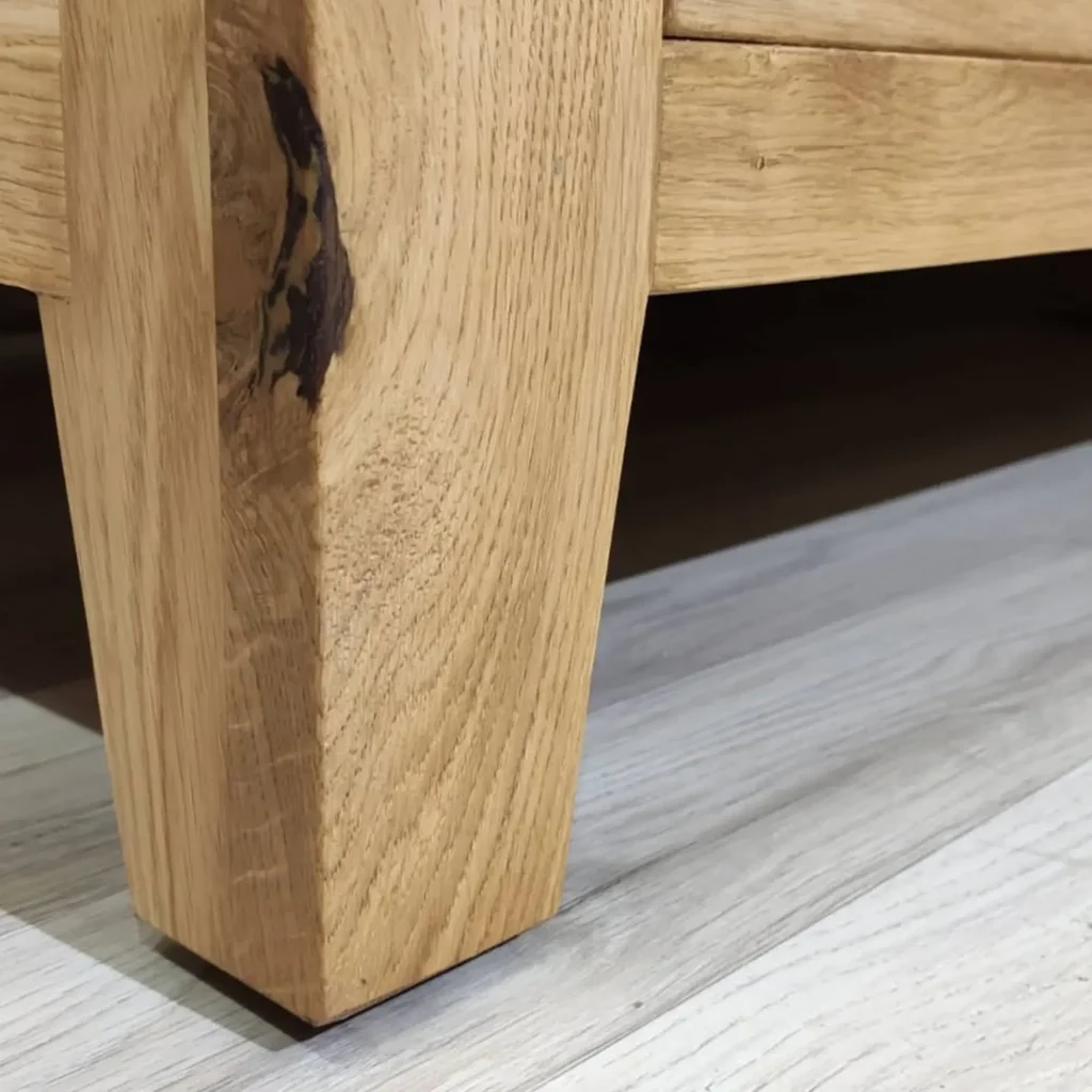 Detail kónickej nohy - Dubu.sk - nábytok z masívu