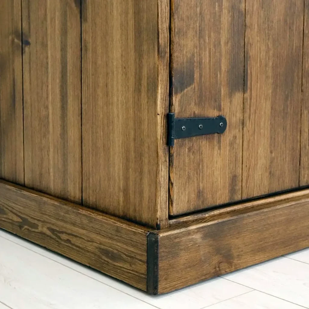 borovicova skriňa detaily