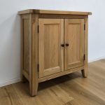 masívna komoda z dubu