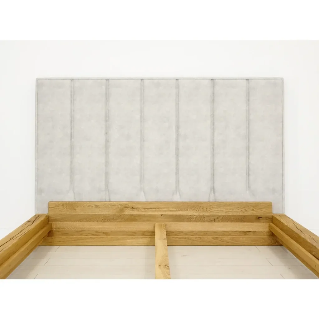 calunenea postel ram z drevenych tramov