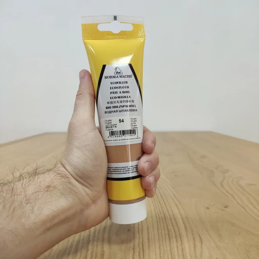 Eko-tmel v tube s pigmentom duglaska Borma Wachs Ecofiller