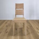 dubová stolička do kuchyne