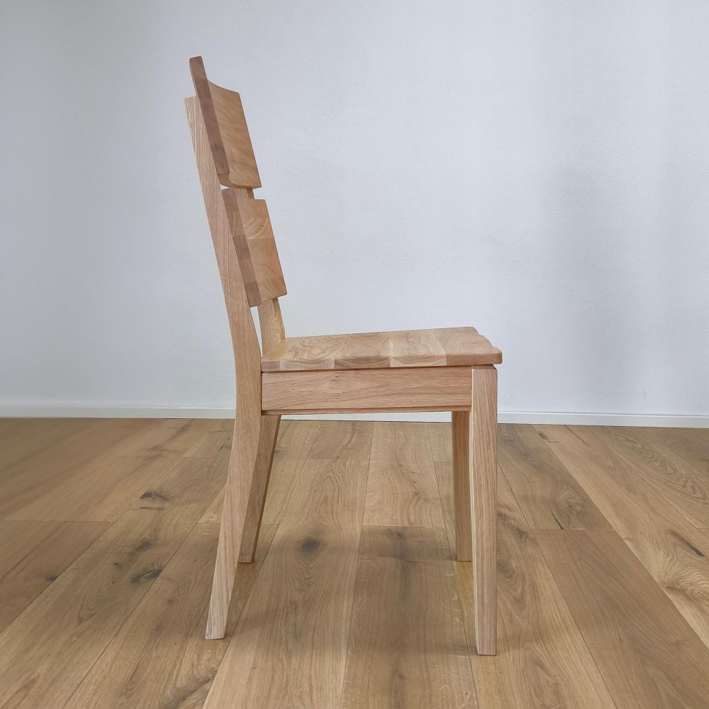 10125603-04 drevená stolička do jedálne