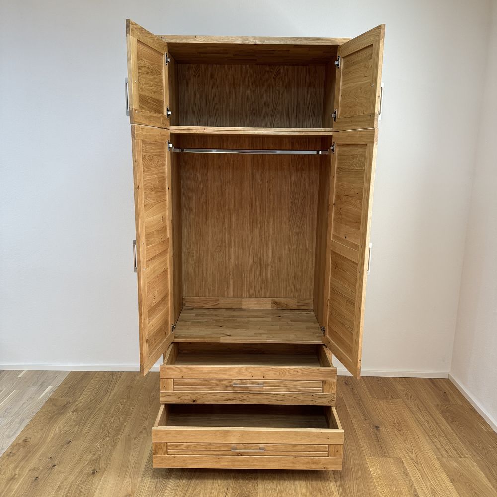 IN01-20-8 dubová skriňa na vešanie