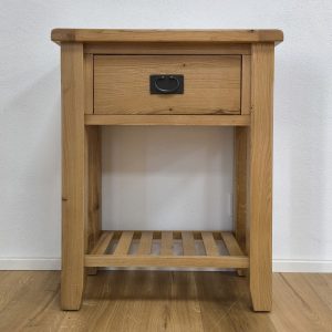 konzolovy stolik so zasuvkami