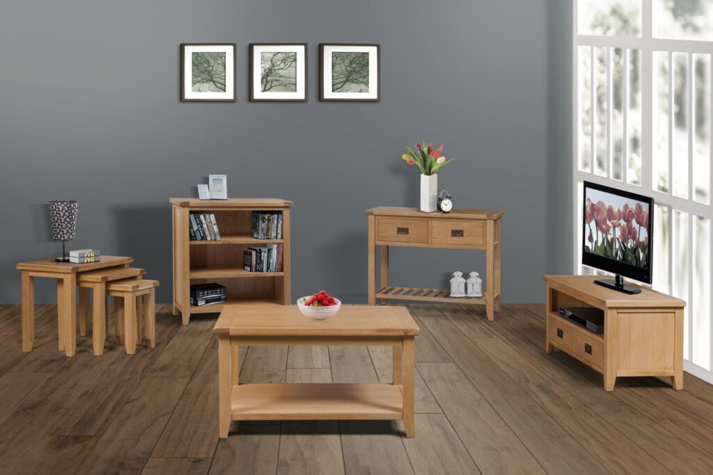 Drevená obývačka z masívu, dubový konferenčný stolík, servisné stolíky, konzolový stolík, TV skrinka a knihovníčka