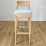 barová stolička s opierkou