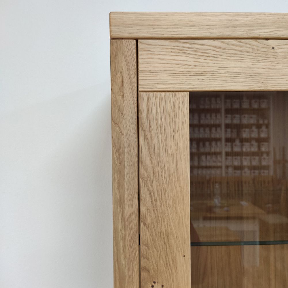 moderné vitríny detail cena