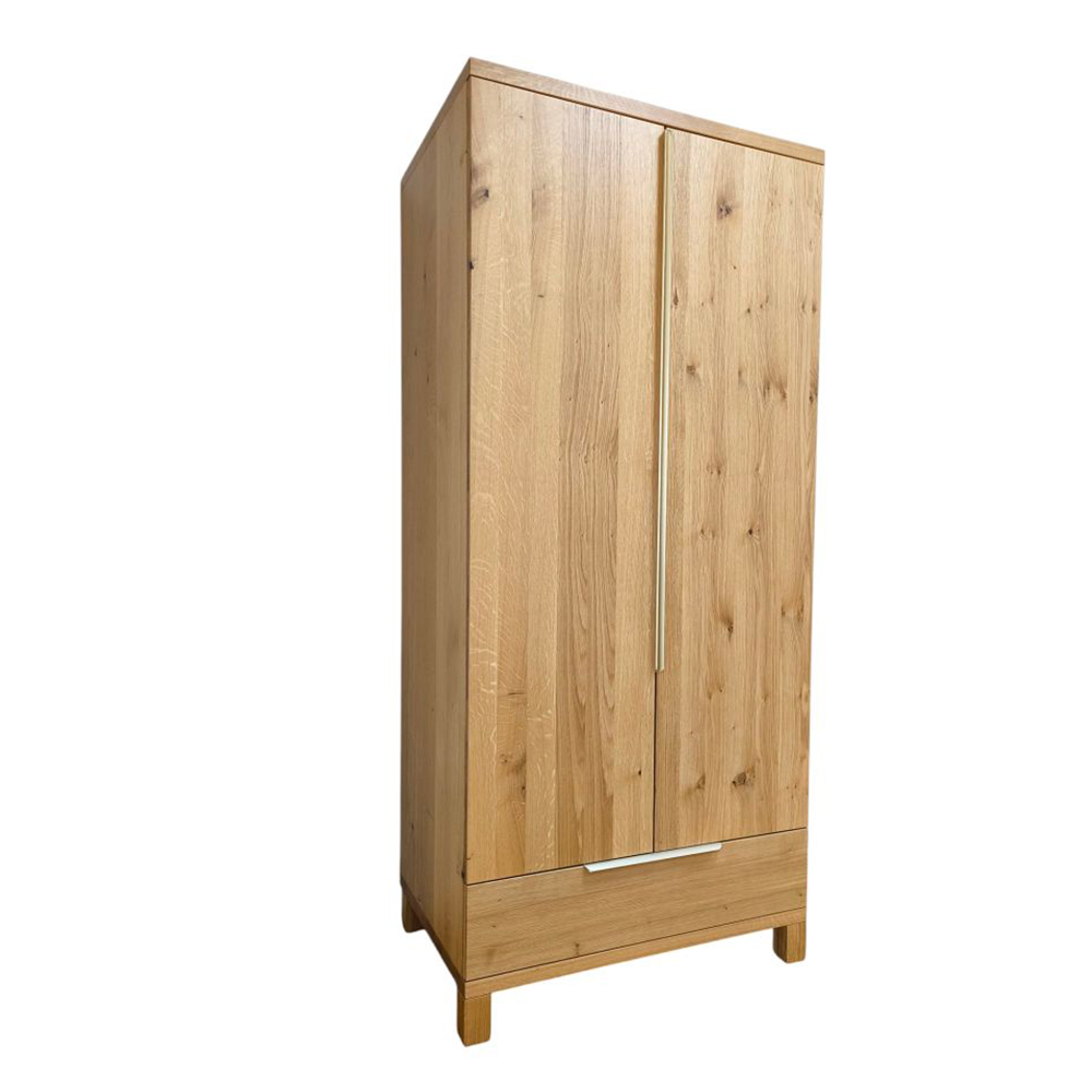 skriňa na oblečenie do spálne