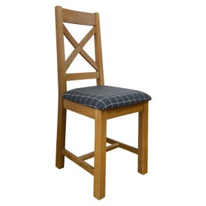 jedálenská masívna stolička do kuchyne