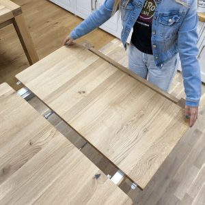 jedalenský stôl z masívu rozkladací