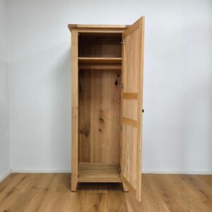 dubové skrine do spálne z masívu