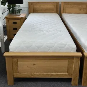 jednolôžková posteľ do spálne