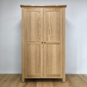 skrine do spálne z masívu