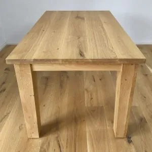 drevený jedálenský stôl do kuchyne