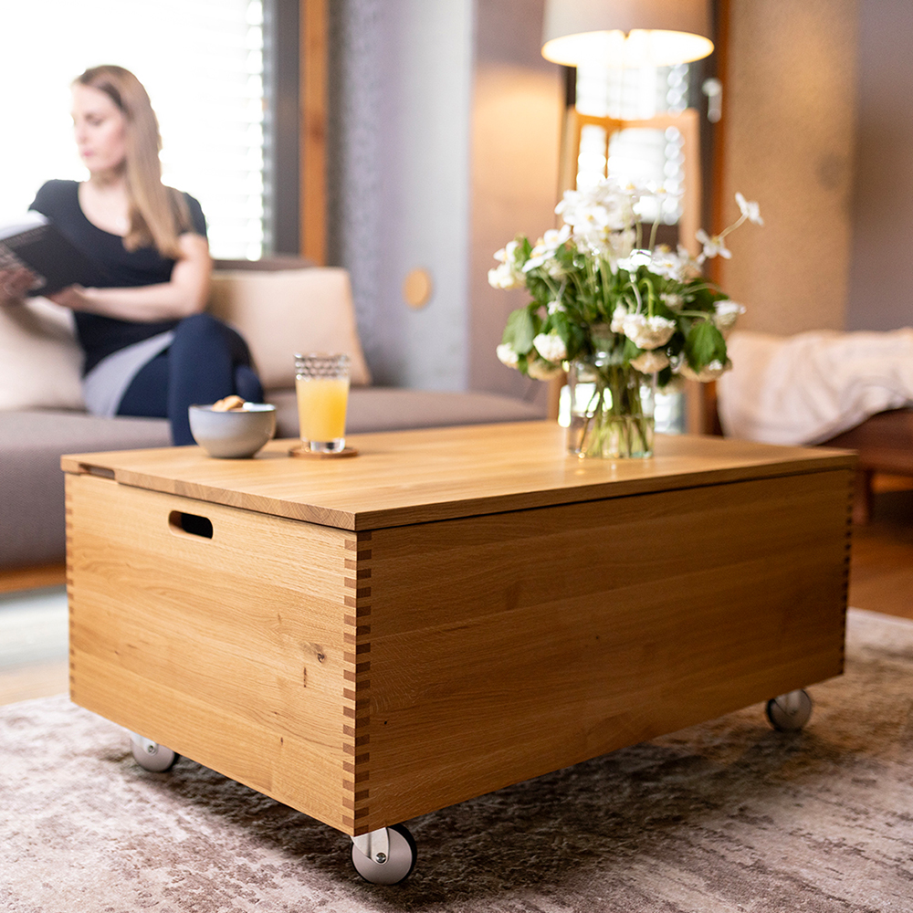 Konferenčný stolík na kolieskach