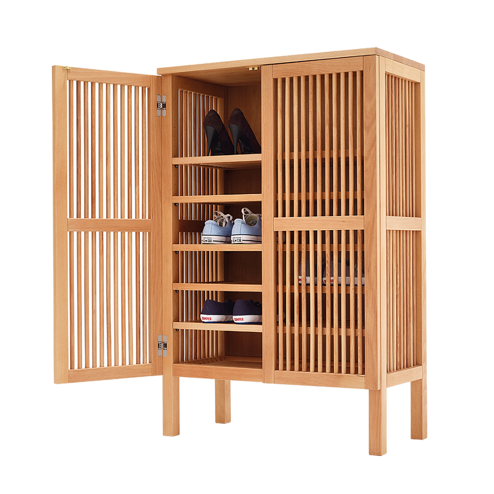 Masívny botník v minimalistickom štýle