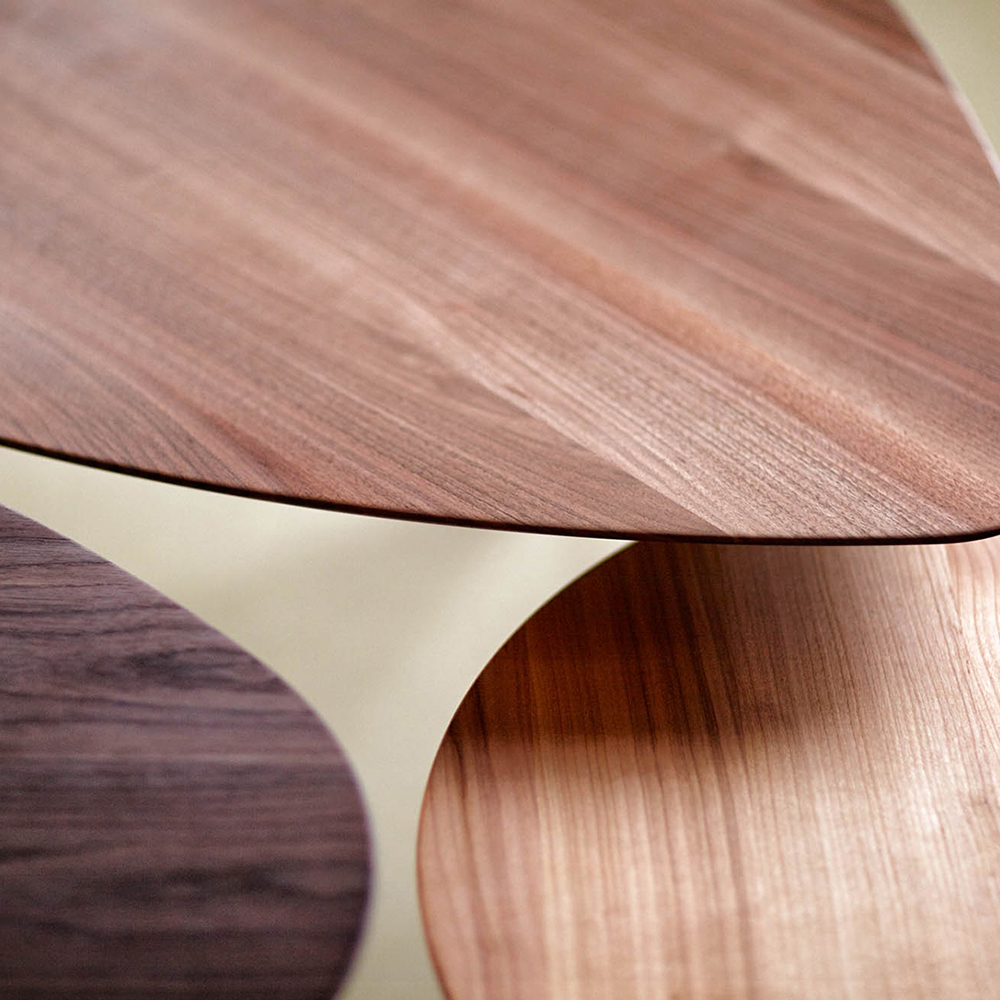 Konferenčný stolík z dreva