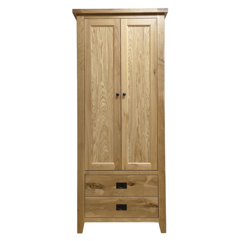 drevená masívna skriňa do spálne