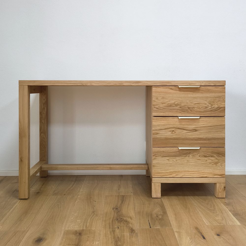 pracovný stôl do izby