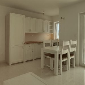 biele kuchynske linky na mieru