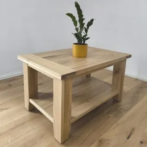 konferenčný masívny stolík do obývačky