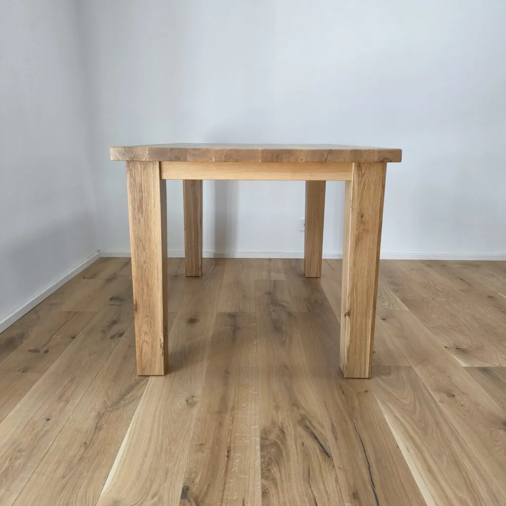 podnož jedálenského stola z masívu