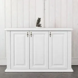 dubova komoda biela s tromi dvierkami