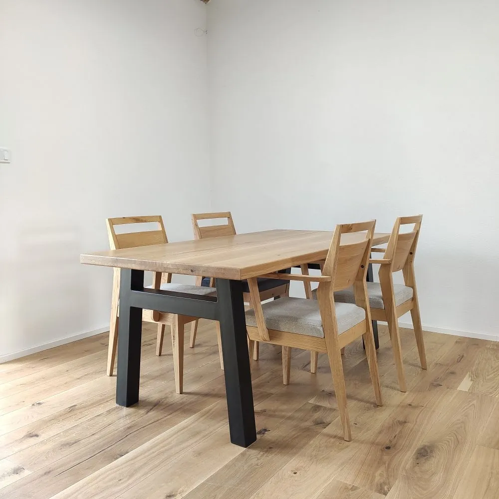 moderný kuchynský stôl