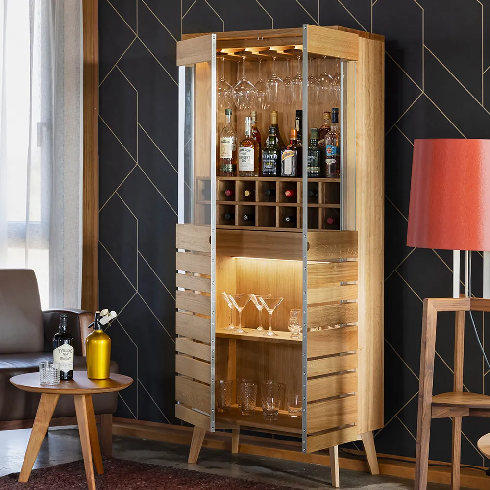 Barová vitrína na alkohol z dreva
