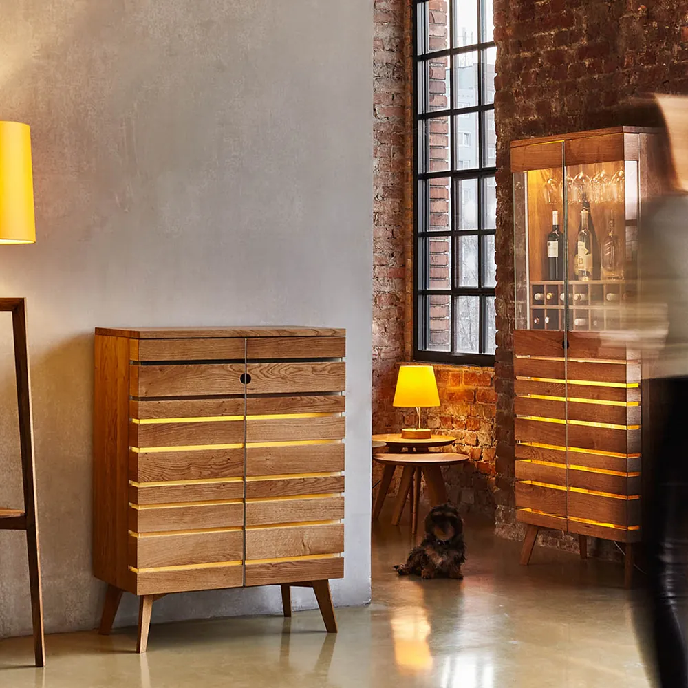 Elegantná barová skrinka s podsvietením