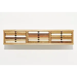 závesný kabinet na stenu