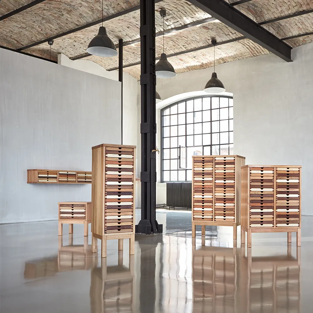 Minimalistický nábytok z 9 druhov masívneho dreva SIXtematic