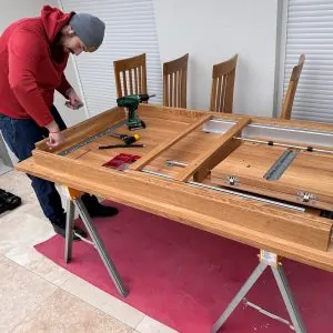 montáž jedálenského stola